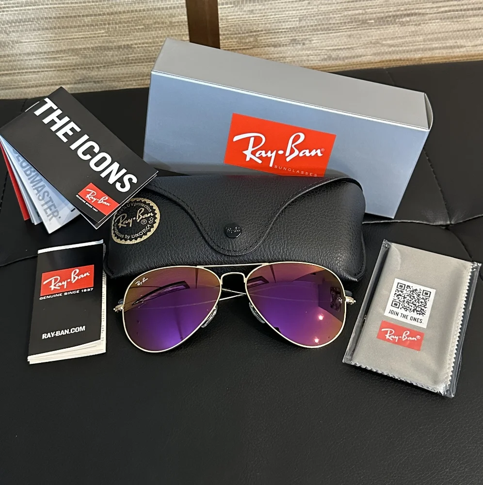 Ray-Ban Aviator Sunglasses with Purple-Pink Mirrored Lenses and Gold Frame